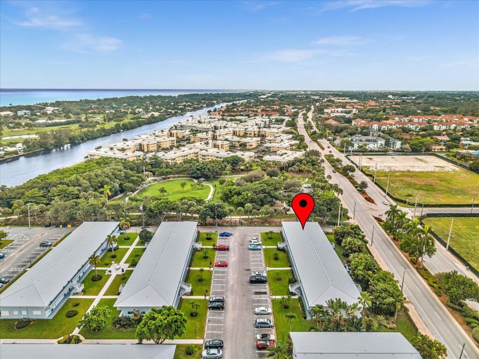 Active With Contract: $185,000 (2 beds, 1 baths, 798 Square Feet)