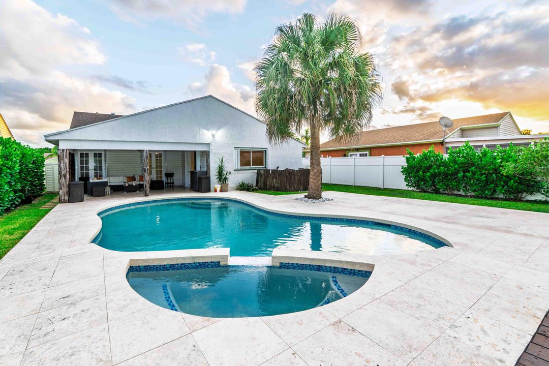 En Renta: $4,500 (3 camas, 2 baños, 1640 Pies cuadrados)