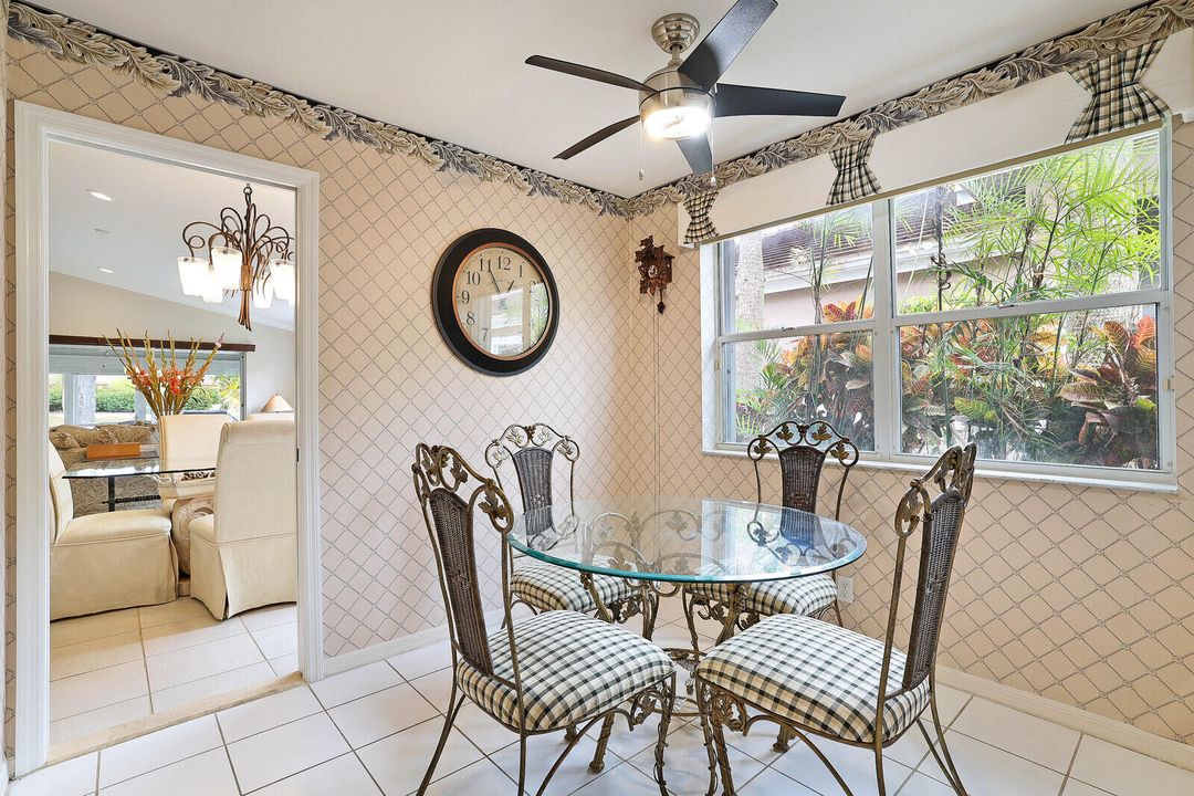 合同活跃: $3,400 (3 贝兹, 2 浴室, 1733 平方英尺)