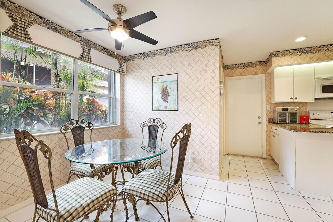 合同活跃: $3,400 (3 贝兹, 2 浴室, 1733 平方英尺)