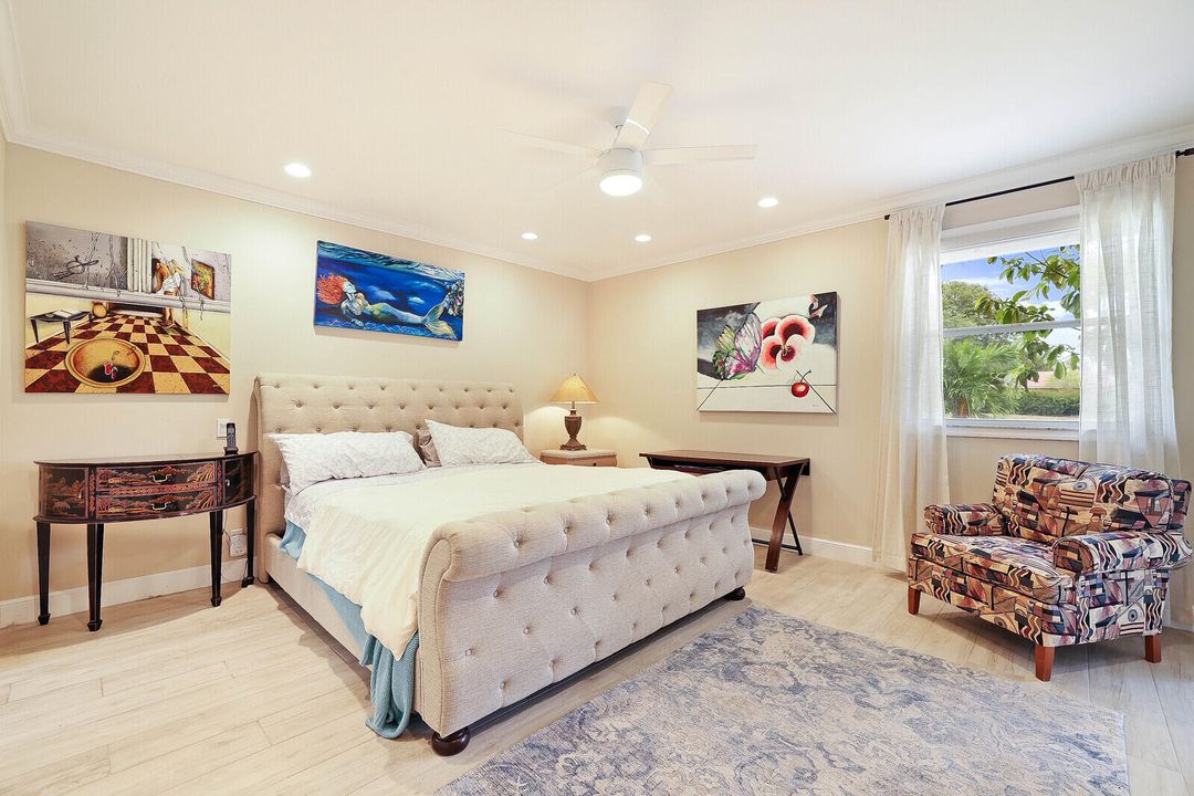 合同活跃: $3,400 (3 贝兹, 2 浴室, 1733 平方英尺)