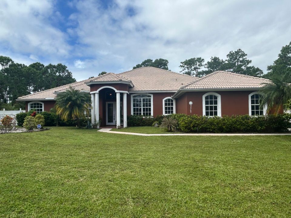 For Sale: $775,000 (4 beds, 3 baths, 3113 Square Feet)