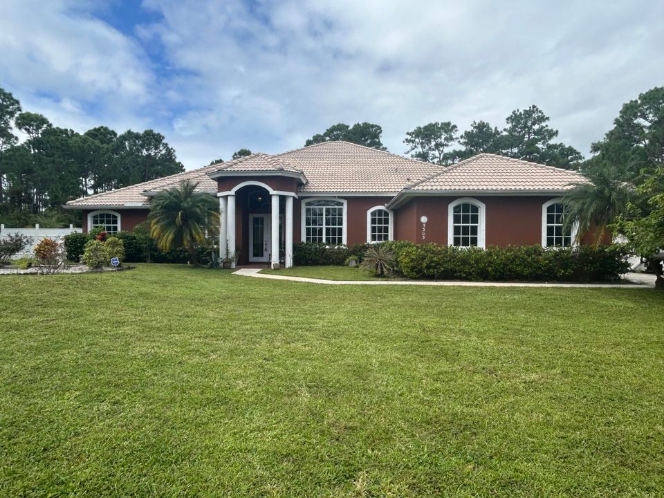 For Sale: $775,000 (4 beds, 3 baths, 3113 Square Feet)