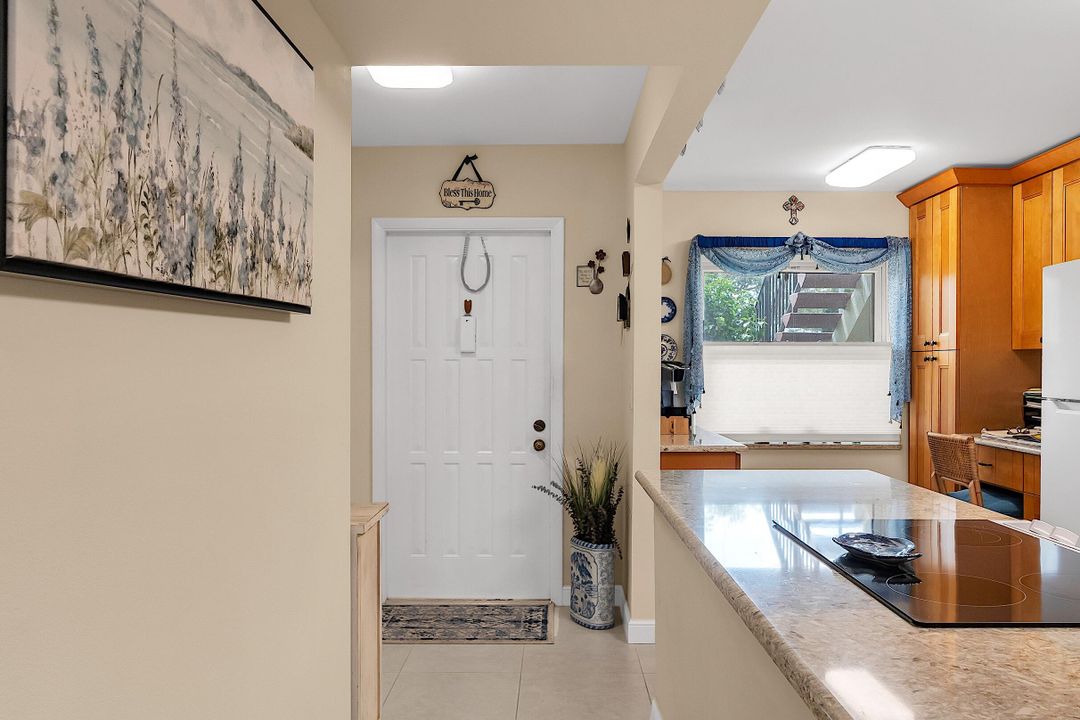 待售: $239,900 (2 贝兹, 2 浴室, 1220 平方英尺)