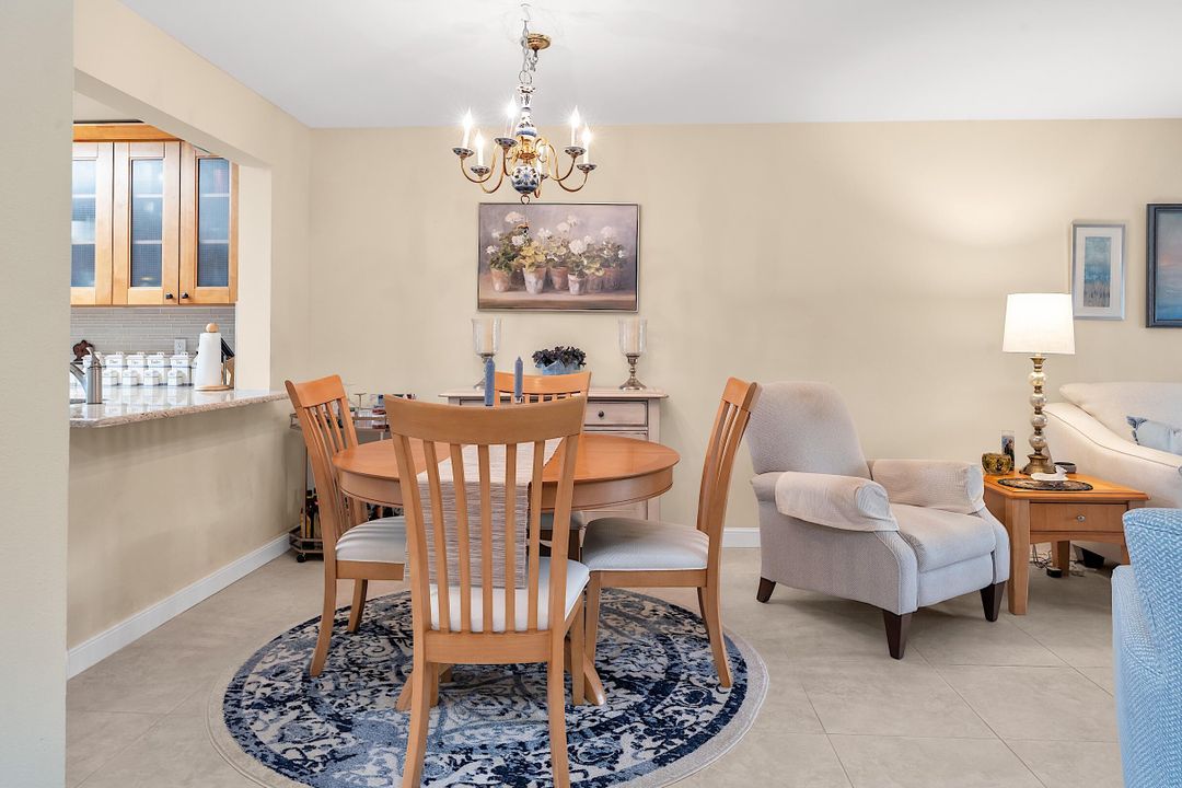 待售: $239,900 (2 贝兹, 2 浴室, 1220 平方英尺)