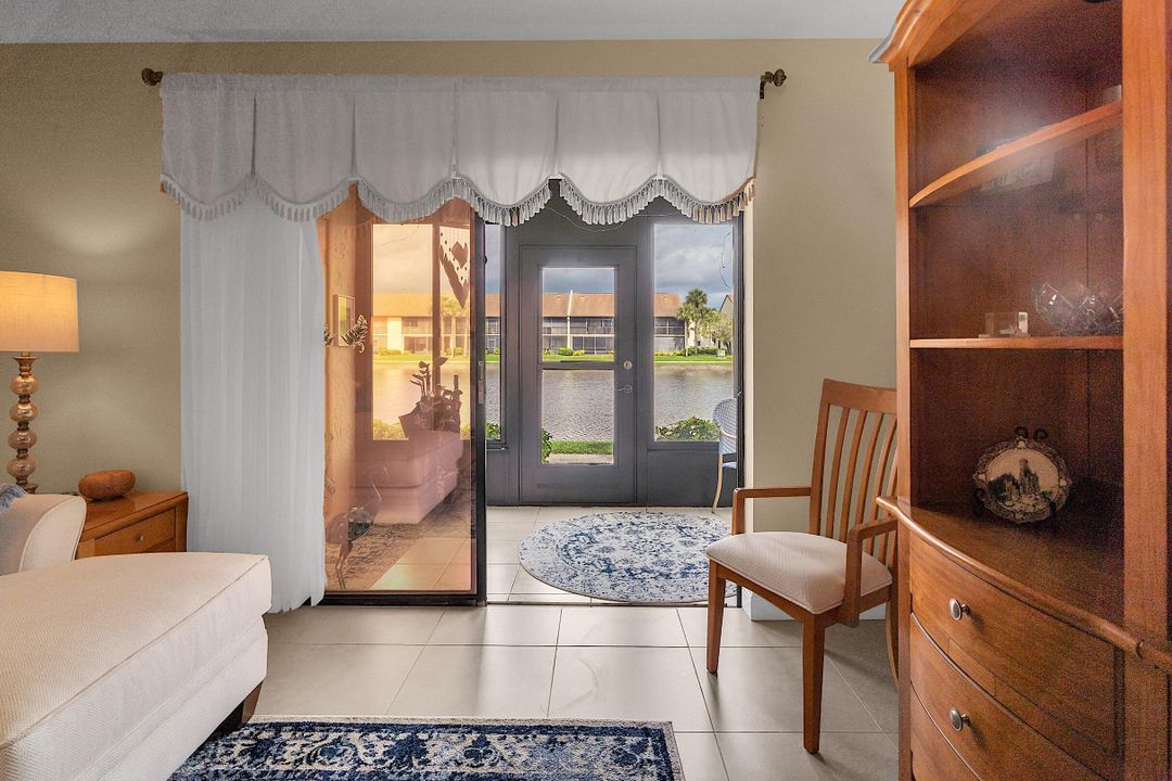 待售: $239,900 (2 贝兹, 2 浴室, 1220 平方英尺)