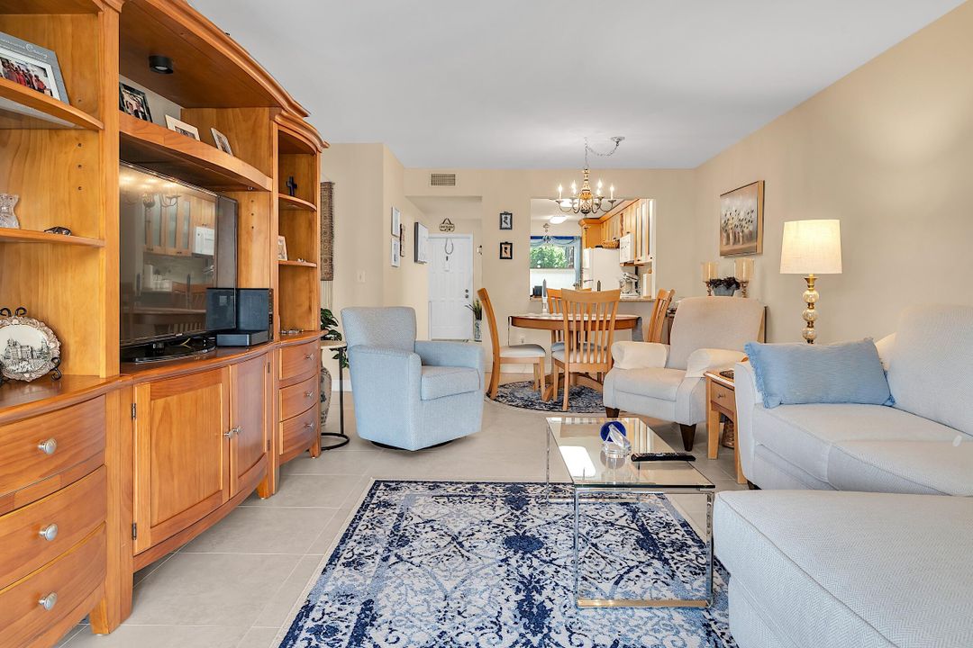 待售: $239,900 (2 贝兹, 2 浴室, 1220 平方英尺)