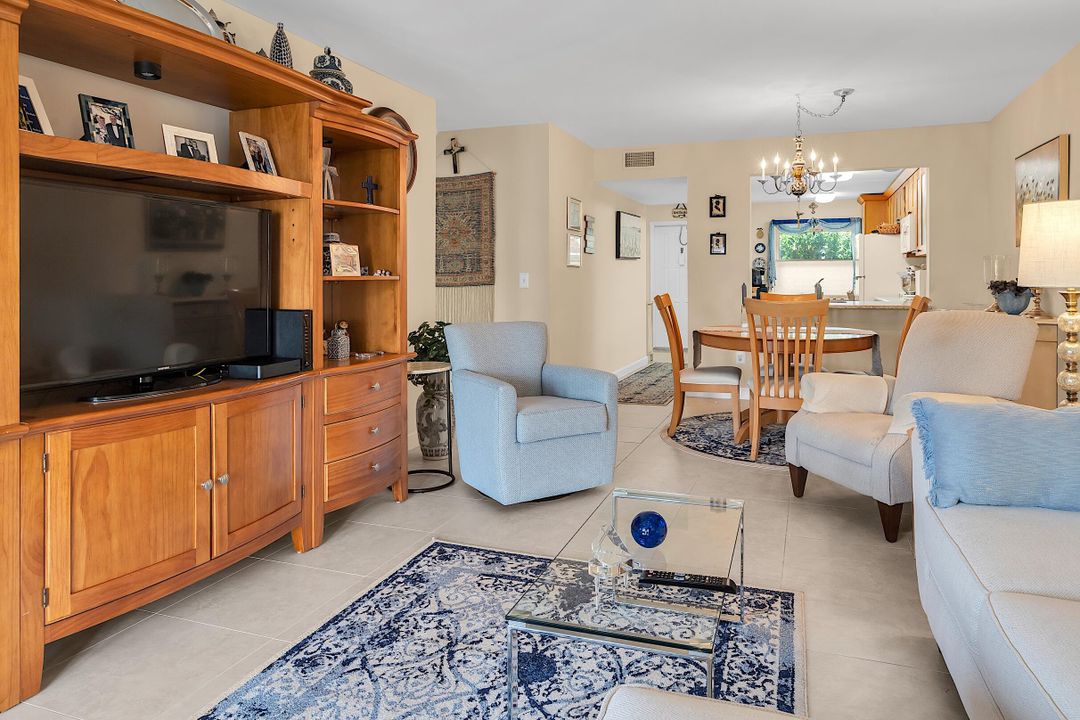 待售: $239,900 (2 贝兹, 2 浴室, 1220 平方英尺)