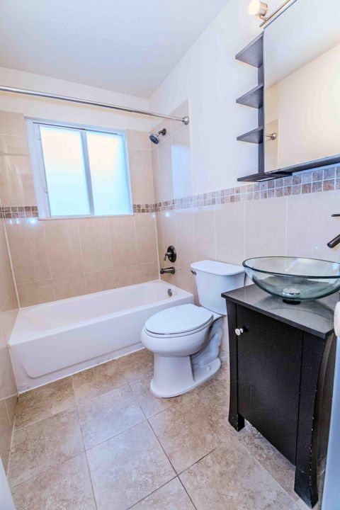 En Renta: $4,500 (3 camas, 2 baños, 1640 Pies cuadrados)