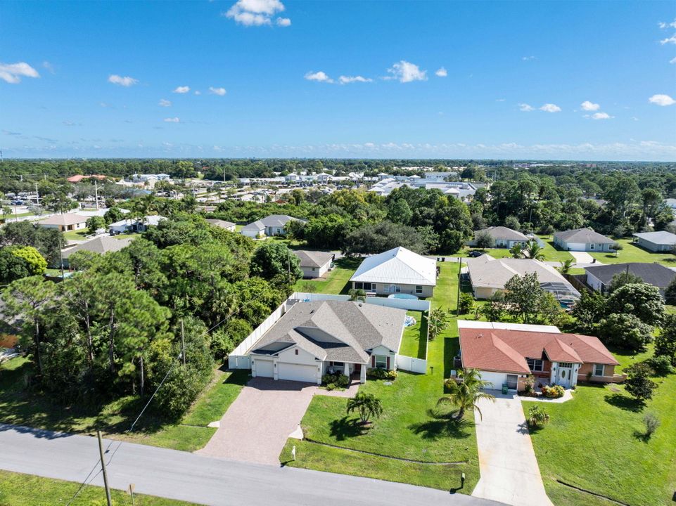 For Sale: $534,900 (4 beds, 3 baths, 2466 Square Feet)