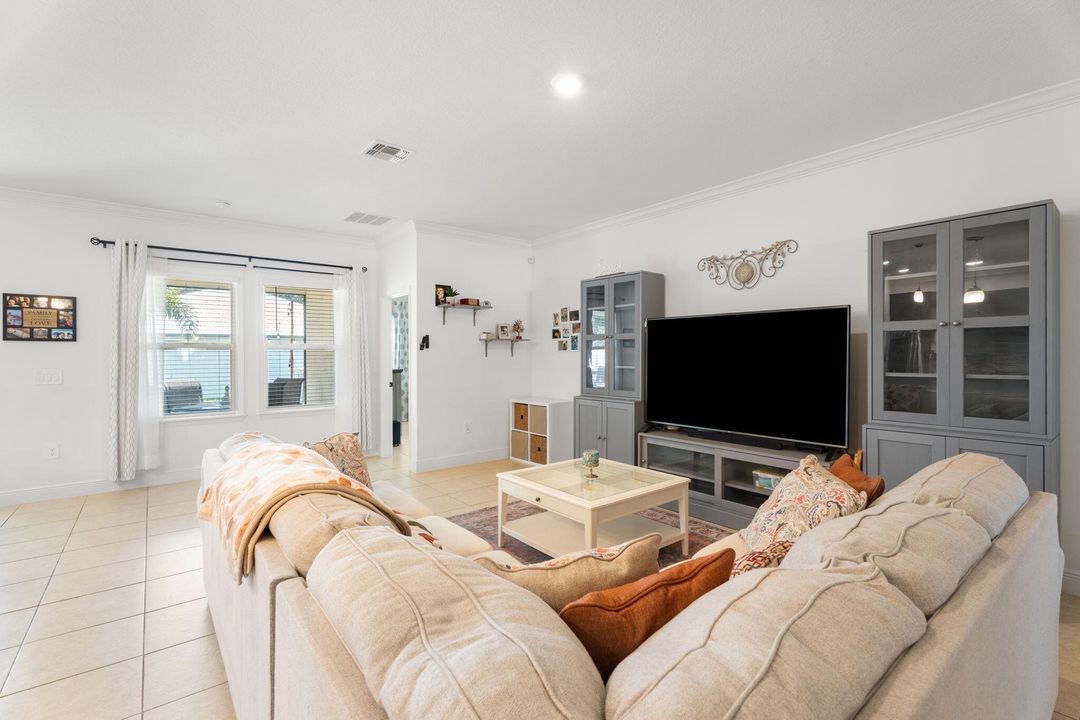 For Sale: $534,900 (4 beds, 3 baths, 2466 Square Feet)