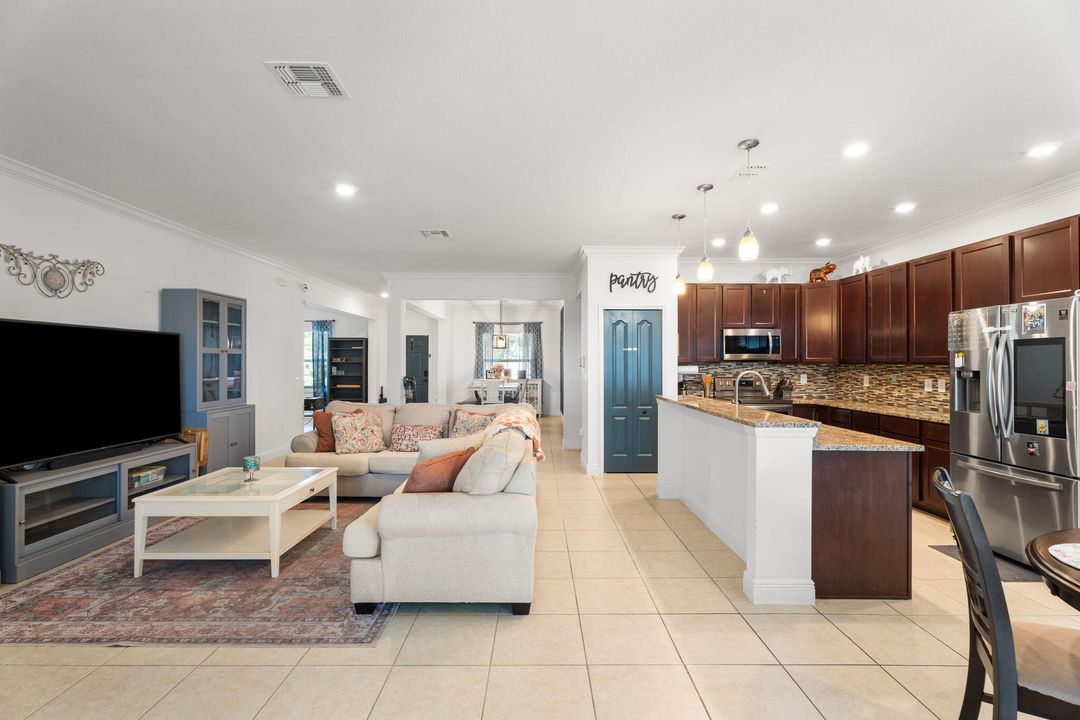 For Sale: $534,900 (4 beds, 3 baths, 2466 Square Feet)