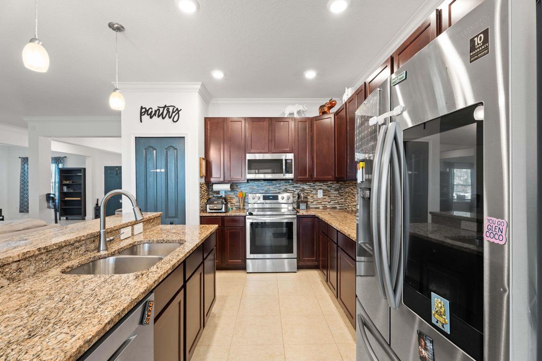 For Sale: $534,900 (4 beds, 3 baths, 2466 Square Feet)