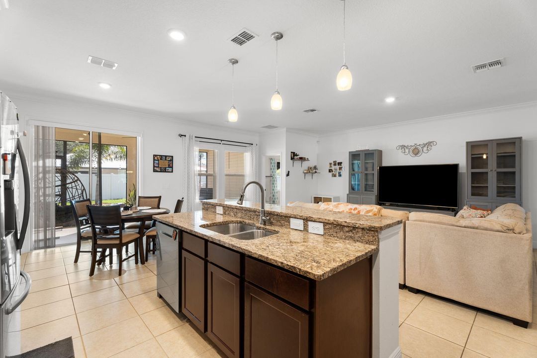 For Sale: $534,900 (4 beds, 3 baths, 2466 Square Feet)