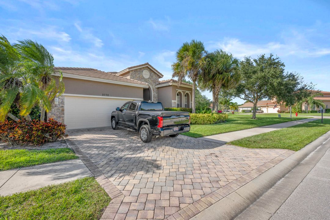 For Sale: $479,000 (3 beds, 3 baths, 2406 Square Feet)