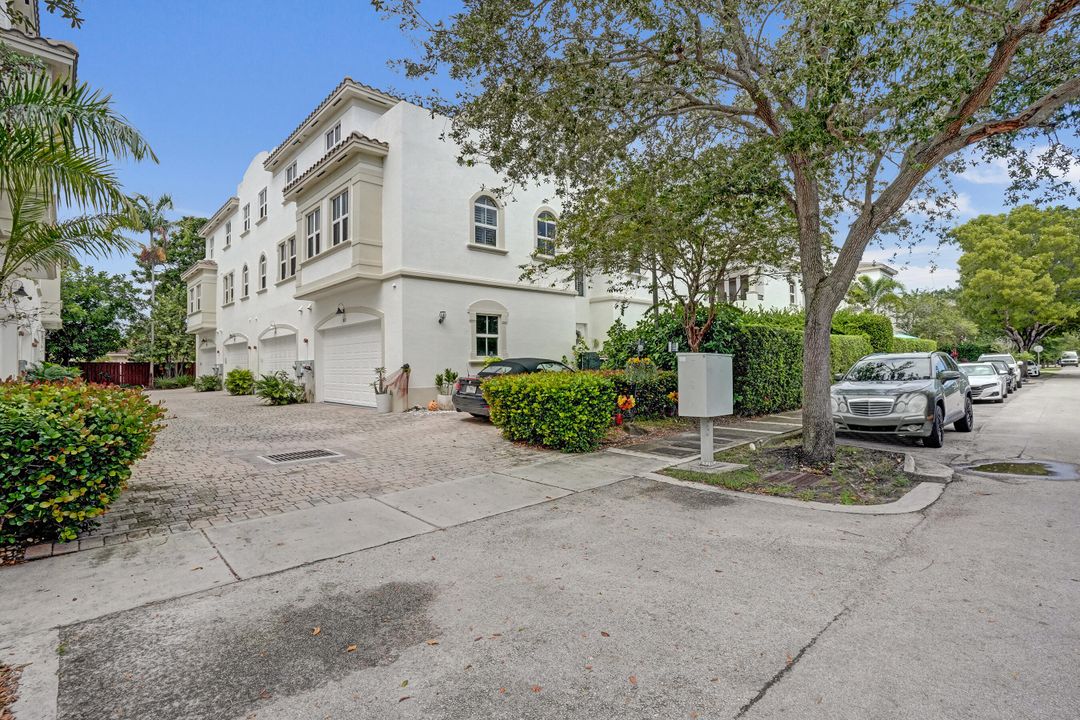 For Sale: $785,000 (4 beds, 3 baths, 2318 Square Feet)