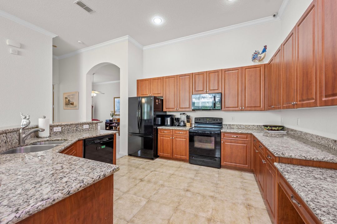 For Sale: $479,000 (3 beds, 3 baths, 2406 Square Feet)