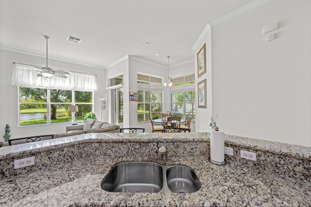 For Sale: $479,000 (3 beds, 3 baths, 2406 Square Feet)