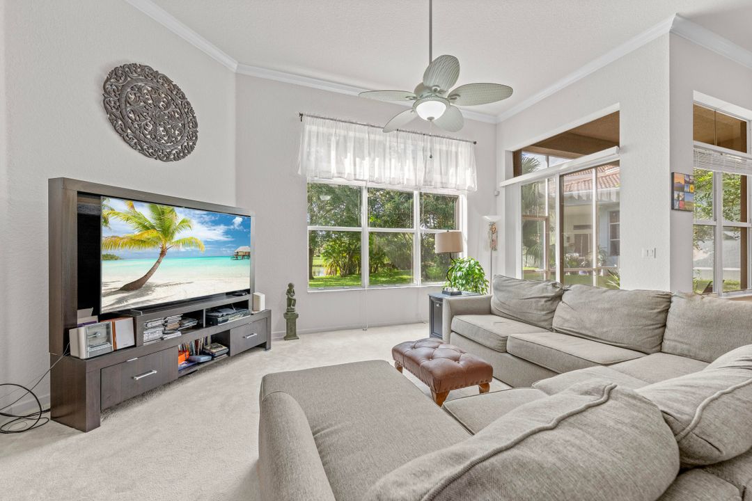 For Sale: $479,000 (3 beds, 3 baths, 2406 Square Feet)