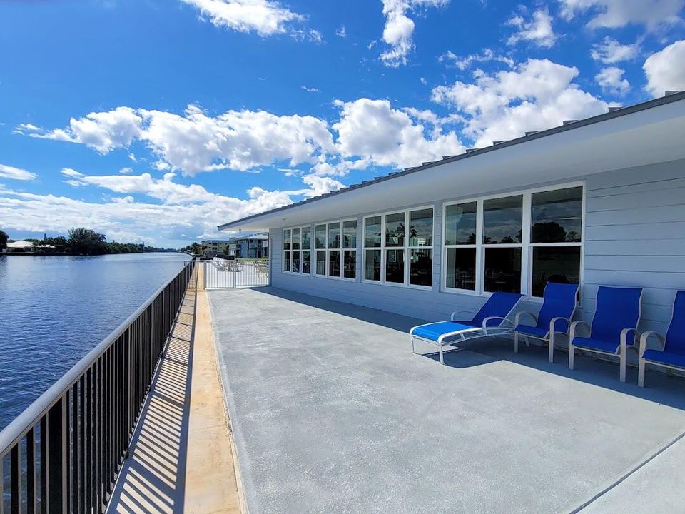 Active With Contract: $185,000 (2 beds, 1 baths, 798 Square Feet)