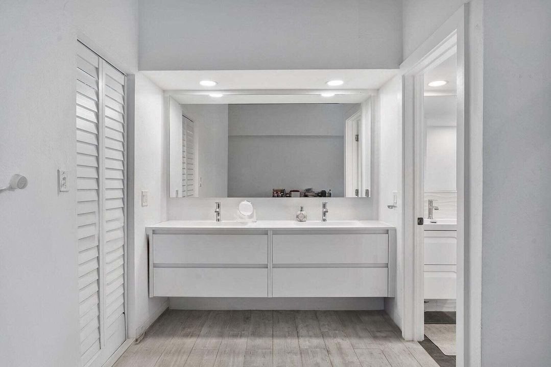 En Venta: $1,449,000 (5 camas, 3 baños, 2897 Pies cuadrados)