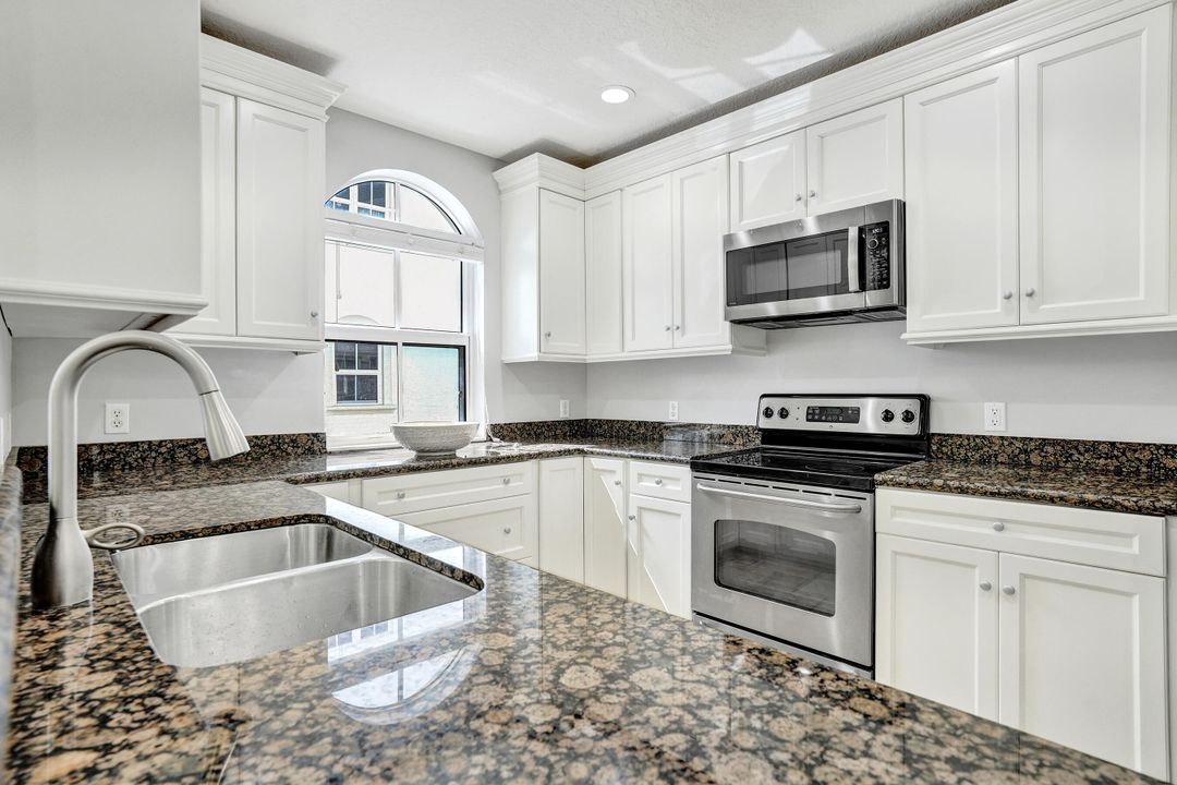 For Sale: $785,000 (4 beds, 3 baths, 2318 Square Feet)