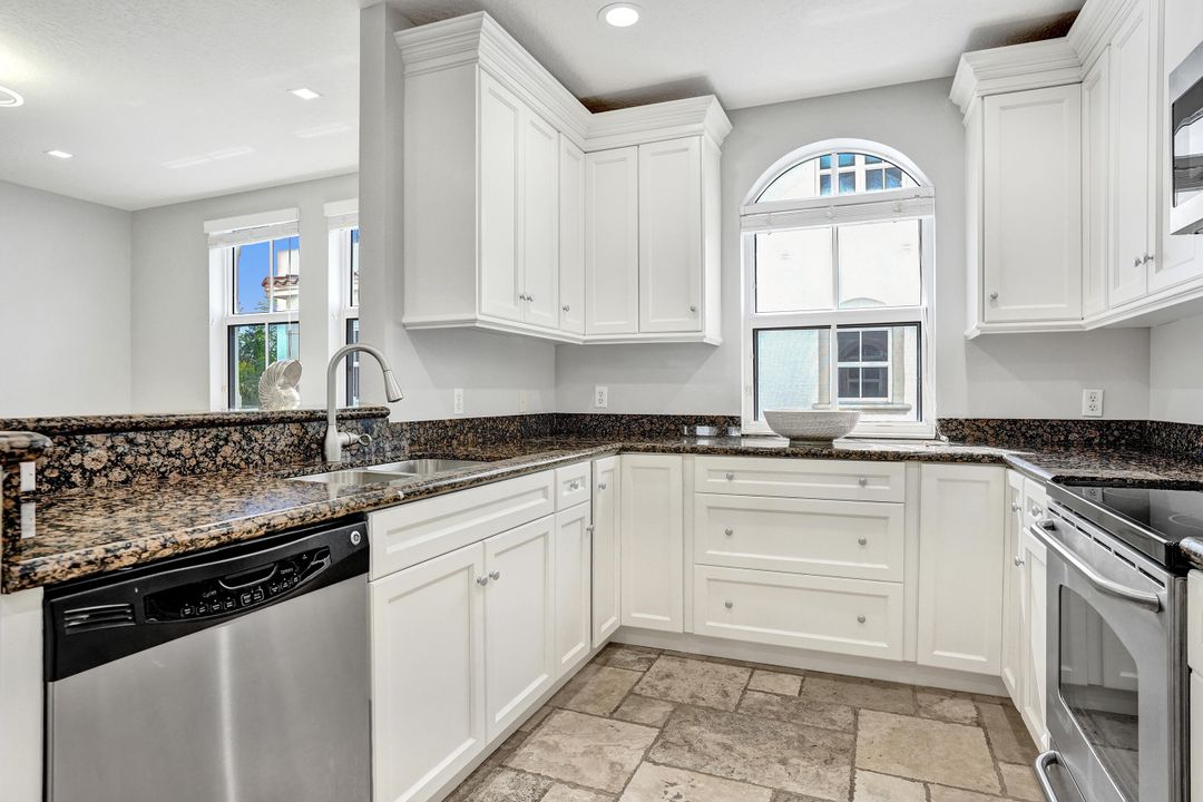 For Sale: $785,000 (4 beds, 3 baths, 2318 Square Feet)