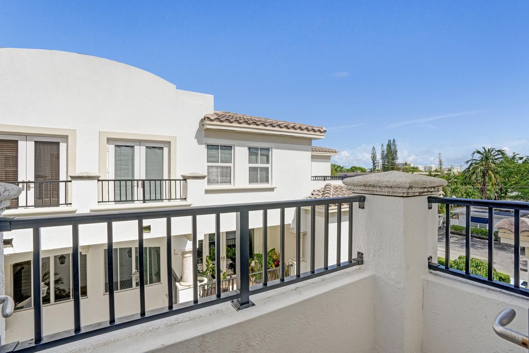 For Sale: $785,000 (4 beds, 3 baths, 2318 Square Feet)