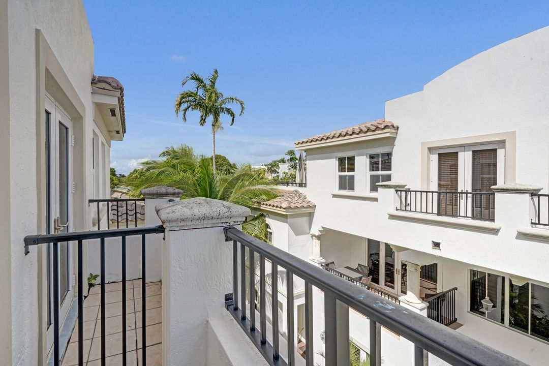 For Sale: $785,000 (4 beds, 3 baths, 2318 Square Feet)