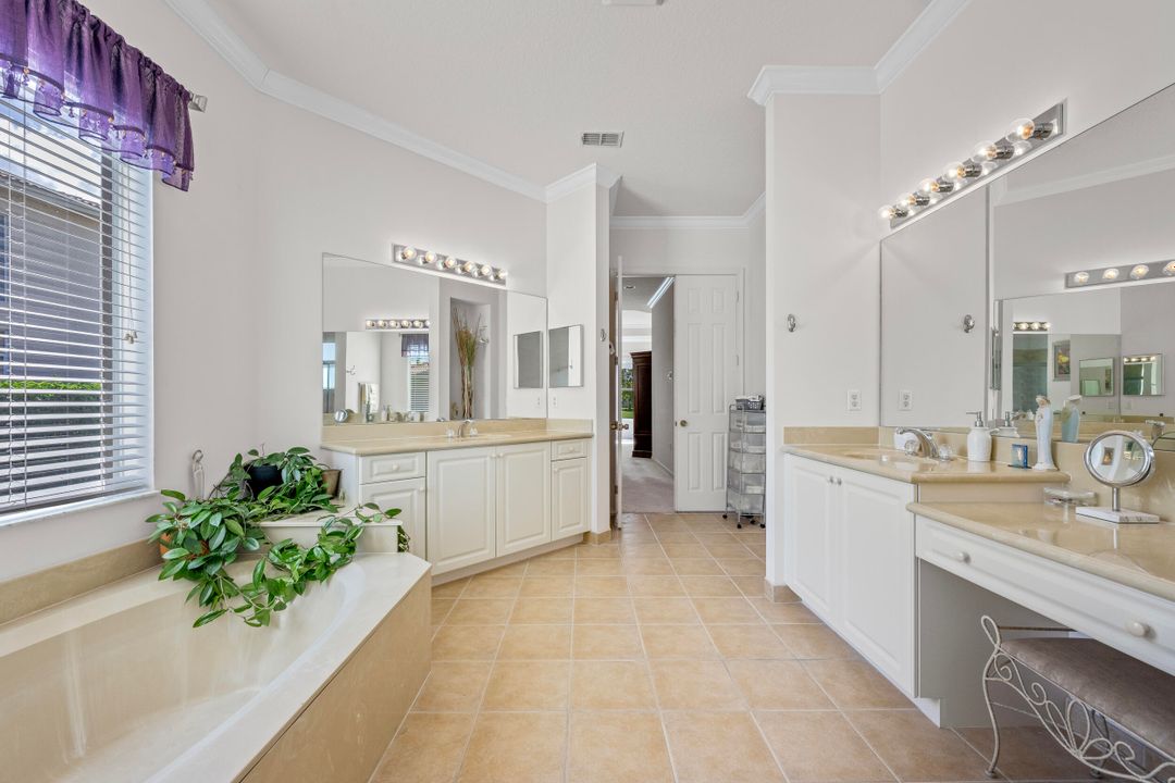 For Sale: $479,000 (3 beds, 3 baths, 2406 Square Feet)