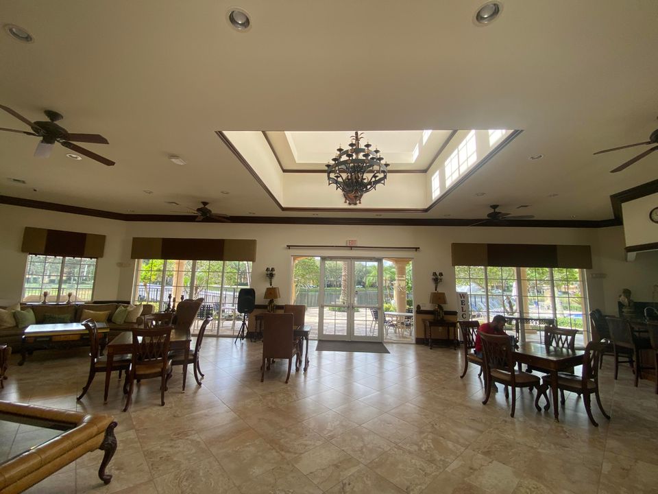 For Sale: $599,000 (3 beds, 3 baths, 2096 Square Feet)