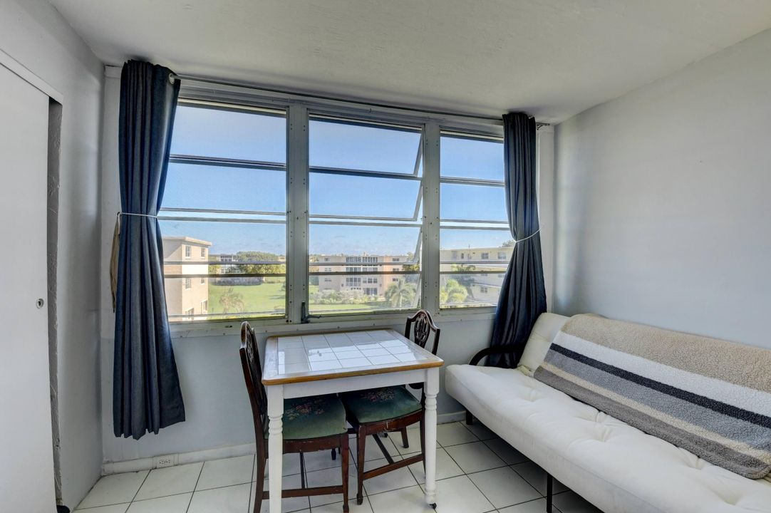 For Sale: $129,000 (2 beds, 2 baths, 960 Square Feet)