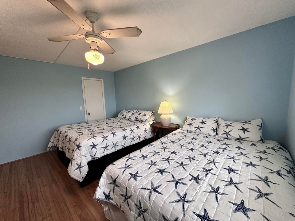 For Sale: $129,000 (2 beds, 2 baths, 960 Square Feet)