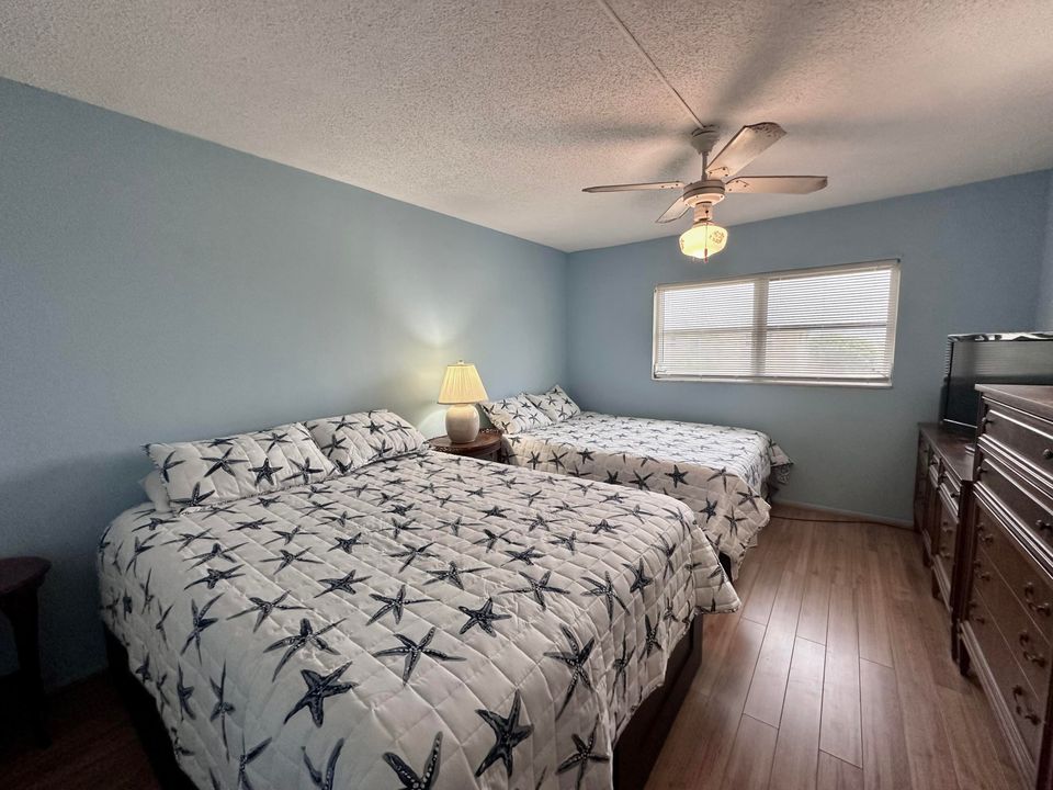 For Sale: $129,000 (2 beds, 2 baths, 960 Square Feet)