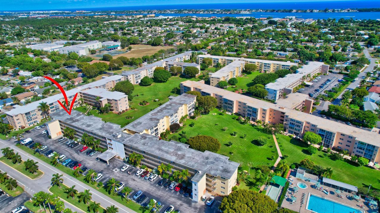 For Sale: $129,000 (2 beds, 2 baths, 960 Square Feet)