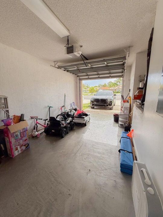 For Sale: $479,900 (3 beds, 2 baths, 1215 Square Feet)