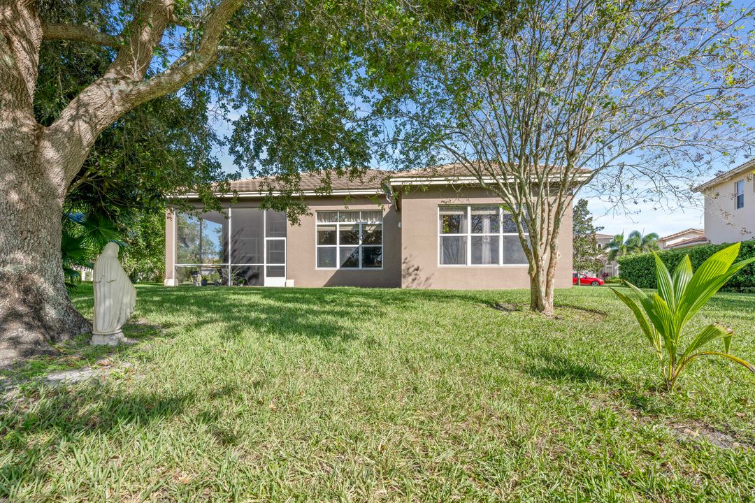 For Sale: $479,000 (3 beds, 3 baths, 2406 Square Feet)