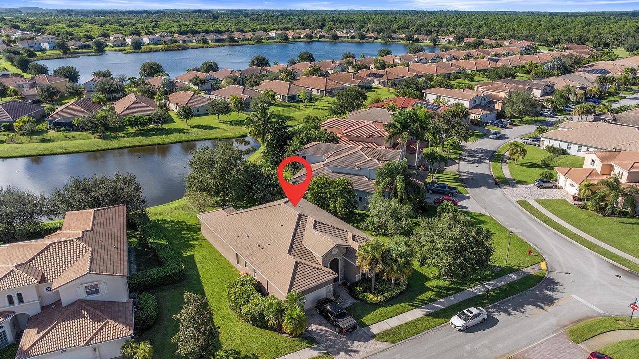 For Sale: $479,000 (3 beds, 3 baths, 2406 Square Feet)