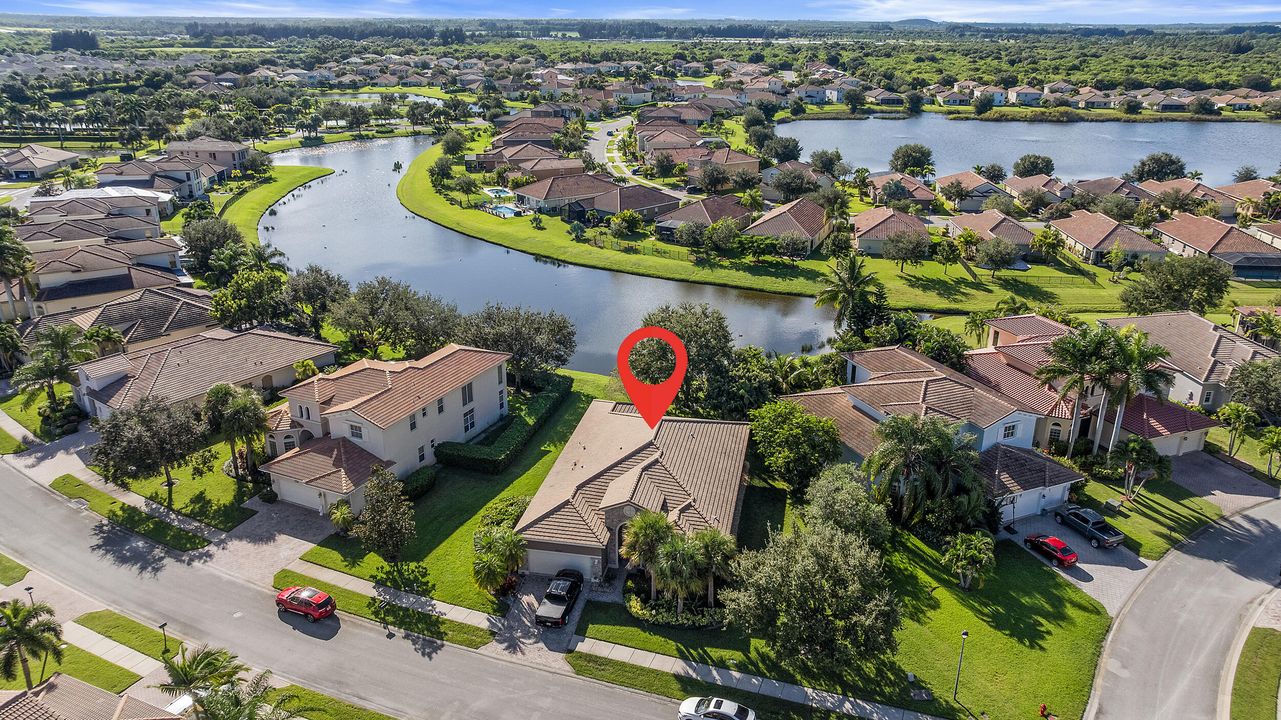 For Sale: $479,000 (3 beds, 3 baths, 2406 Square Feet)