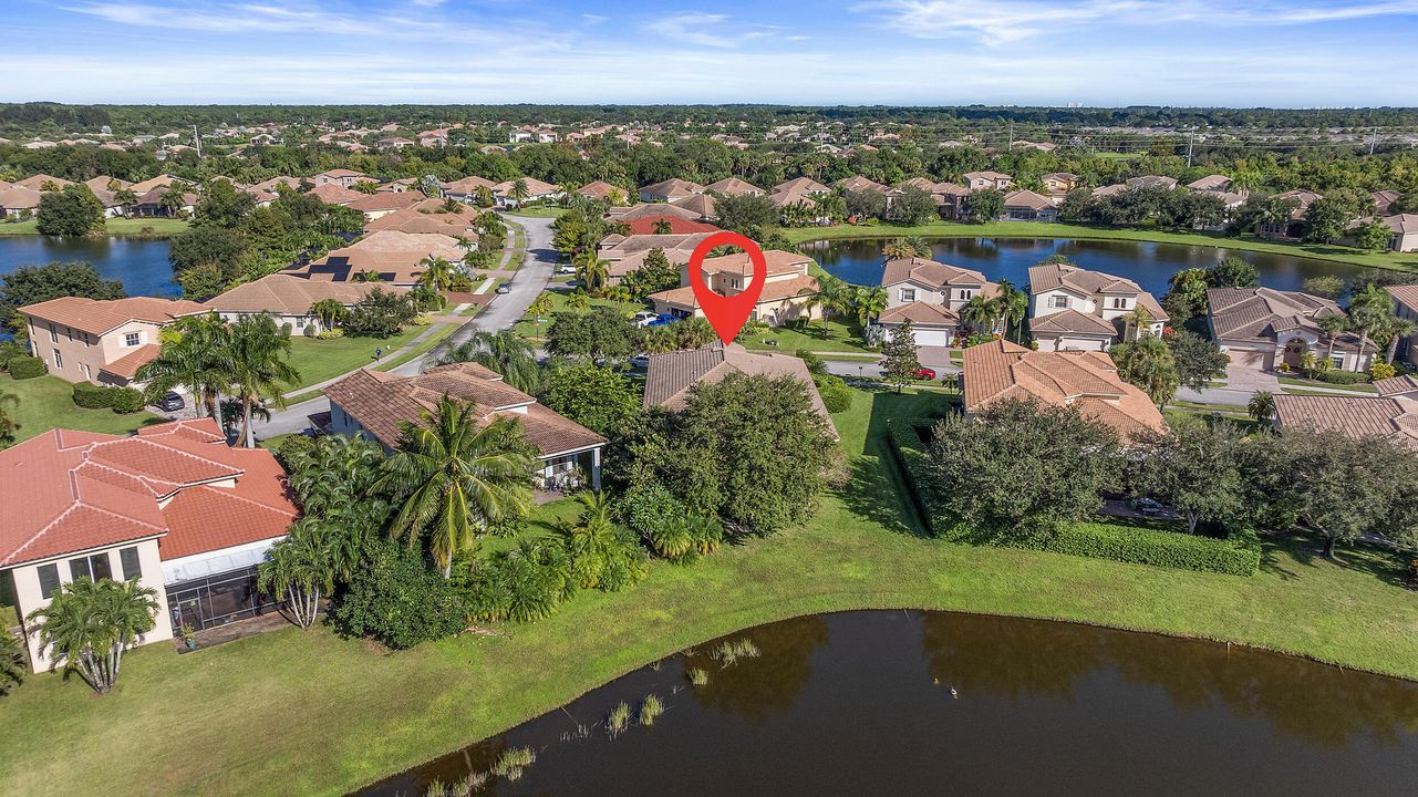 For Sale: $479,000 (3 beds, 3 baths, 2406 Square Feet)