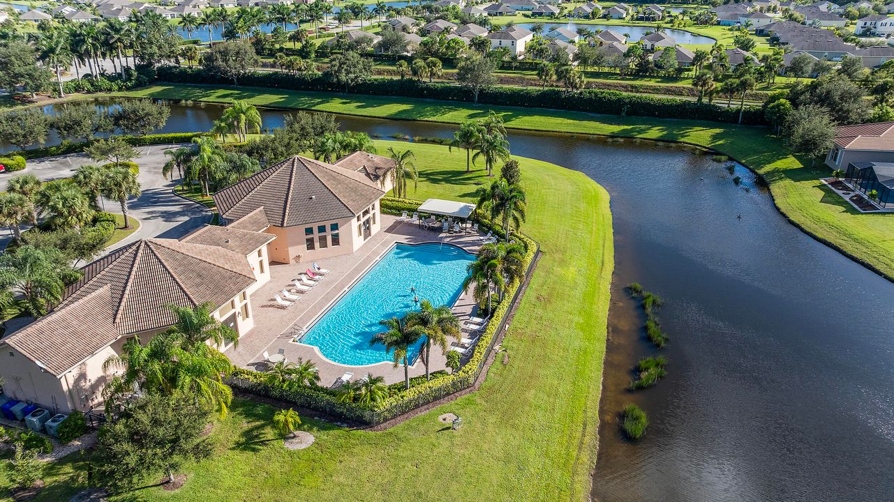 For Sale: $479,000 (3 beds, 3 baths, 2406 Square Feet)