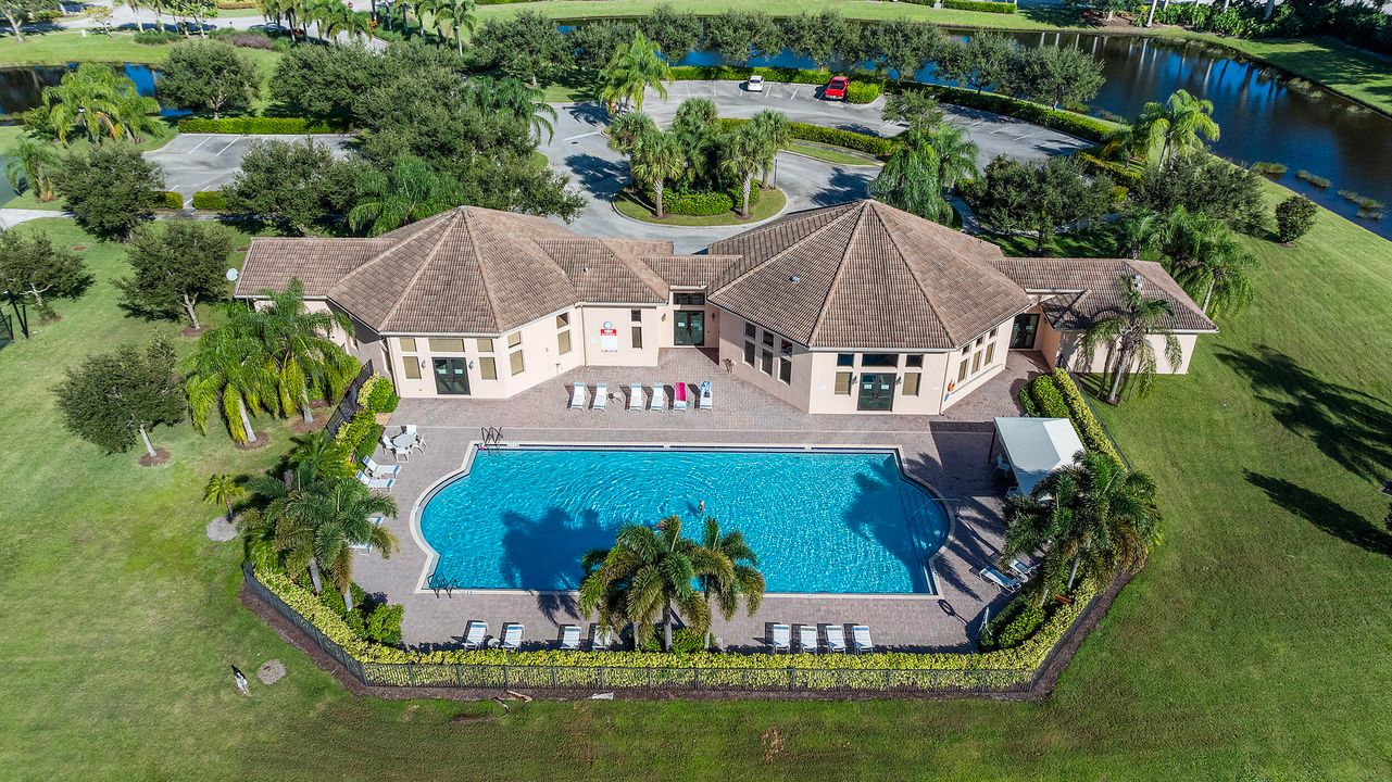 For Sale: $479,000 (3 beds, 3 baths, 2406 Square Feet)