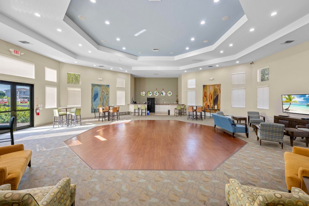 For Sale: $479,000 (3 beds, 3 baths, 2406 Square Feet)