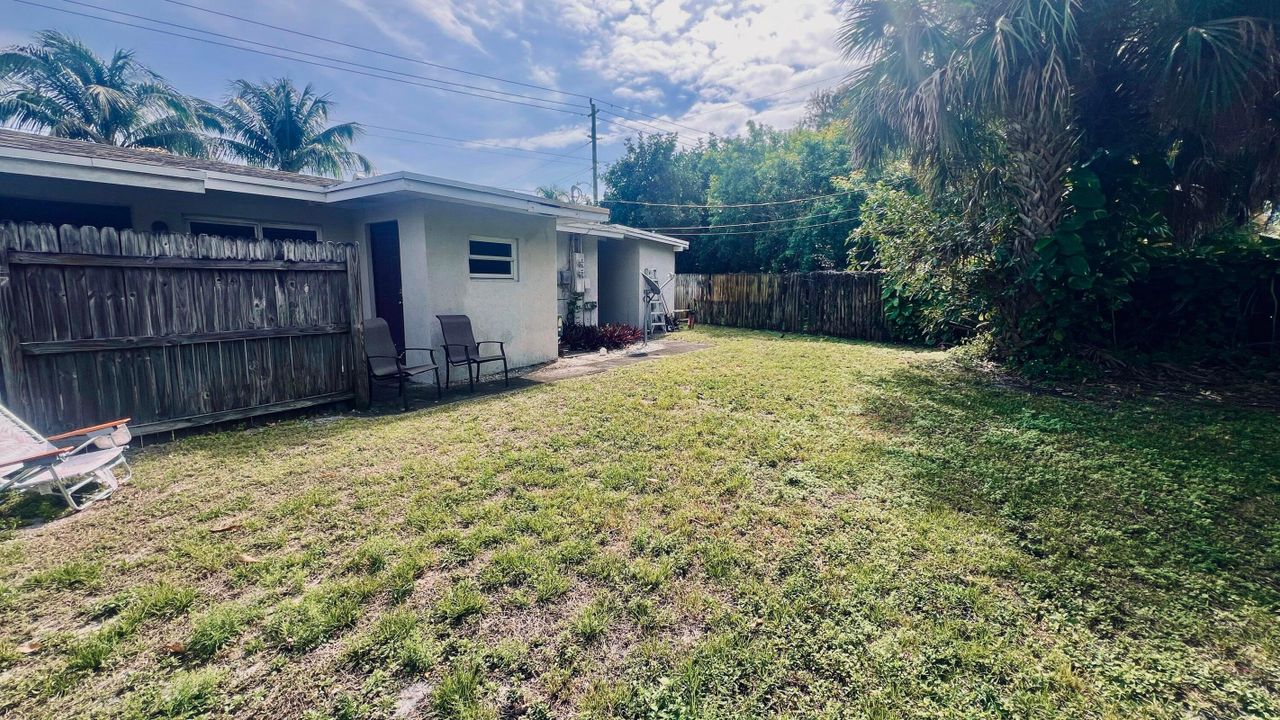 For Rent: $2,400 (2 beds, 2 baths, 800 Square Feet)