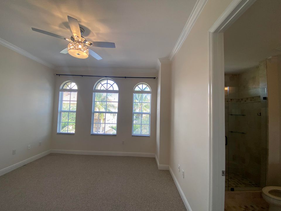 For Sale: $599,000 (3 beds, 3 baths, 2096 Square Feet)