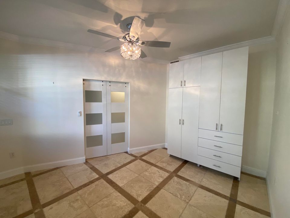 For Sale: $599,000 (3 beds, 3 baths, 2096 Square Feet)