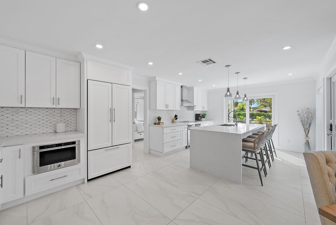 待售: $2,100,000 (3 贝兹, 2 浴室, 1802 平方英尺)