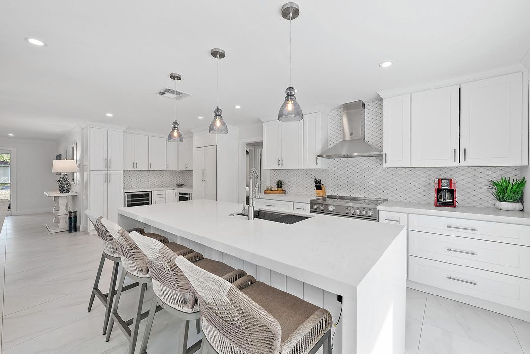 待售: $2,100,000 (3 贝兹, 2 浴室, 1802 平方英尺)