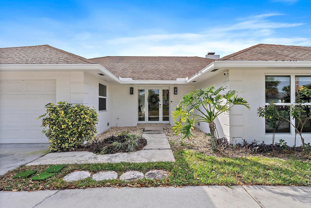 待售: $2,100,000 (3 贝兹, 2 浴室, 1802 平方英尺)