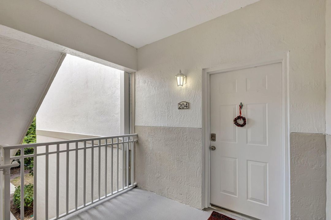 For Rent: $3,500 (2 beds, 2 baths, 1309 Square Feet)